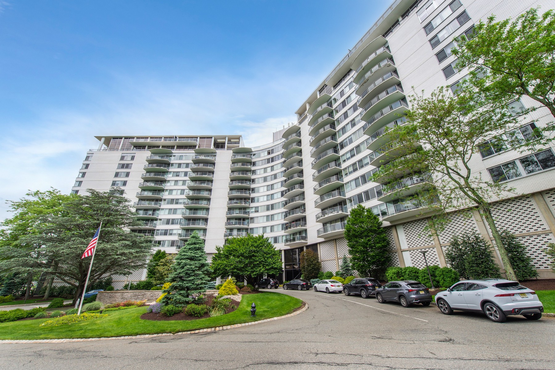 1 Claridge Drive, #521 